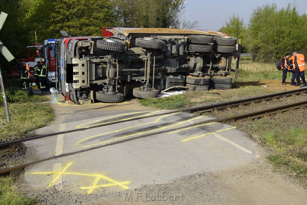 Schwerer VU LKW Zug Bergheim Kenten Koelnerstr P102.JPG - Miklos Laubert